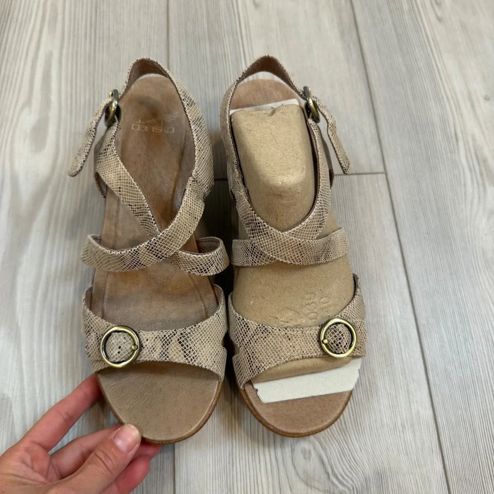 NEW Dansko Julie Snake Taupe Leather Wedge Sandals Platform Buckle US 10 EU 40